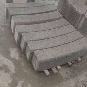 台州芝麻白弧形路牙石
