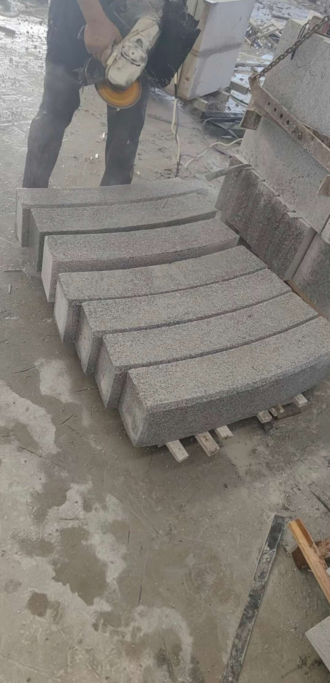 台州芝麻白弧形路牙石